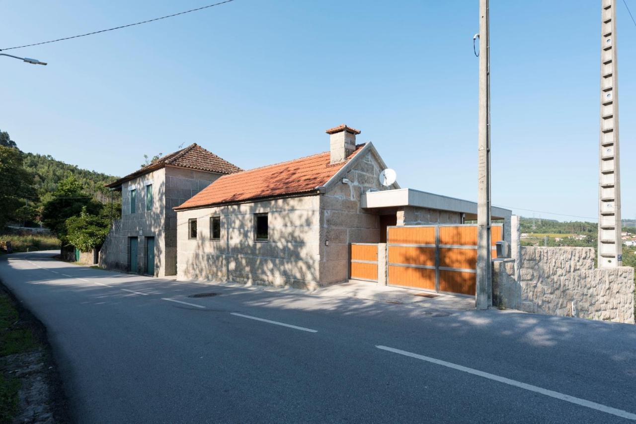 Lovelystay - Casa Guimas Penafiel Bagian luar foto