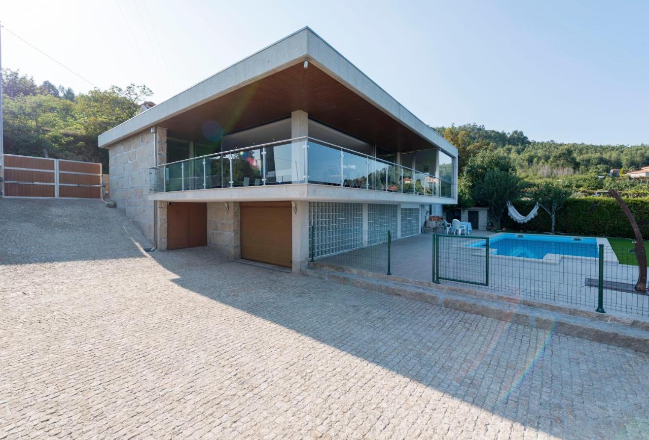Lovelystay - Casa Guimas Penafiel Bagian luar foto